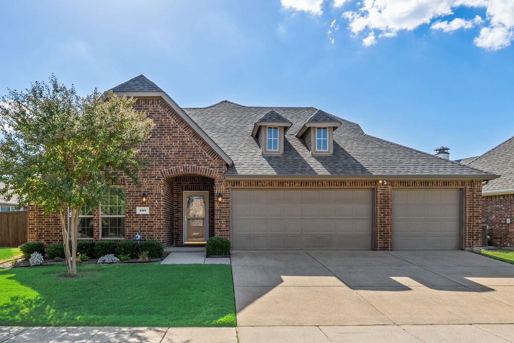 495 Oak Hills Lane, Fate, TX 75189