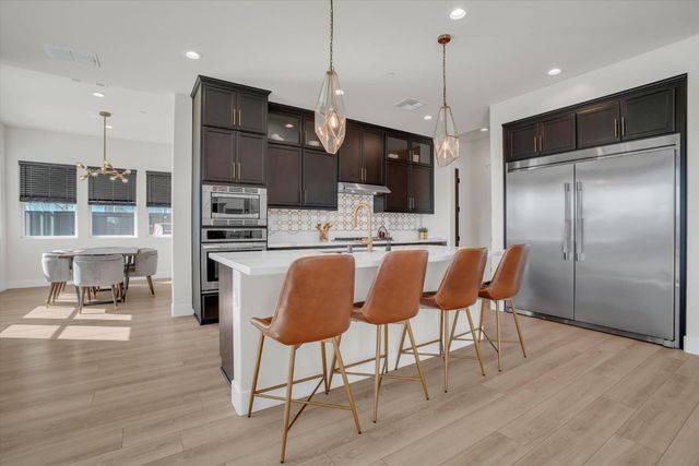 1794 Mulholland Dr, Lathrop, CA 95330