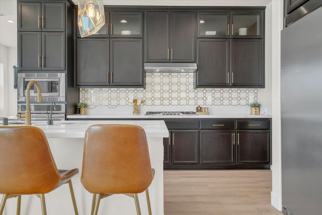 1794 Mulholland Dr, Lathrop, CA 95330