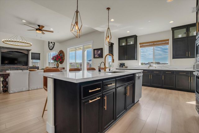 1794 Mulholland Dr, Lathrop, CA 95330