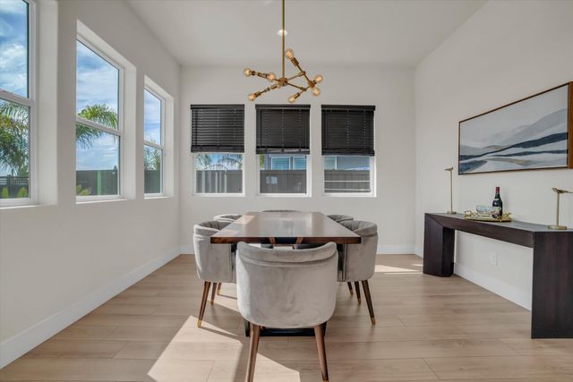 1794 Mulholland Dr, Lathrop, CA 95330