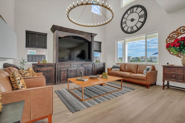 1794 Mulholland Dr, Lathrop, CA 95330