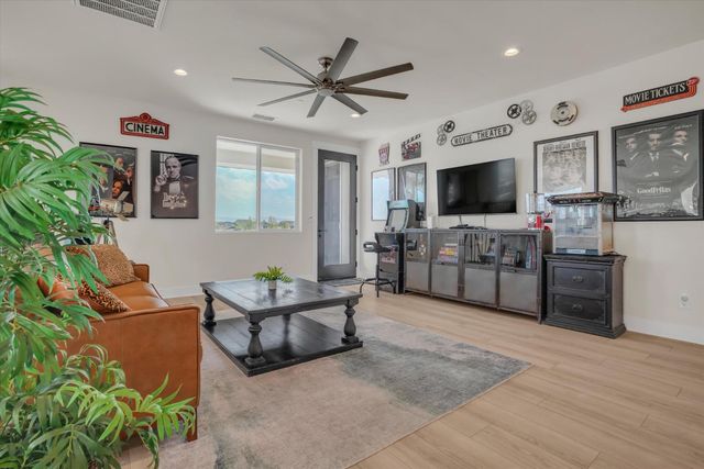 1794 Mulholland Dr, Lathrop, CA 95330