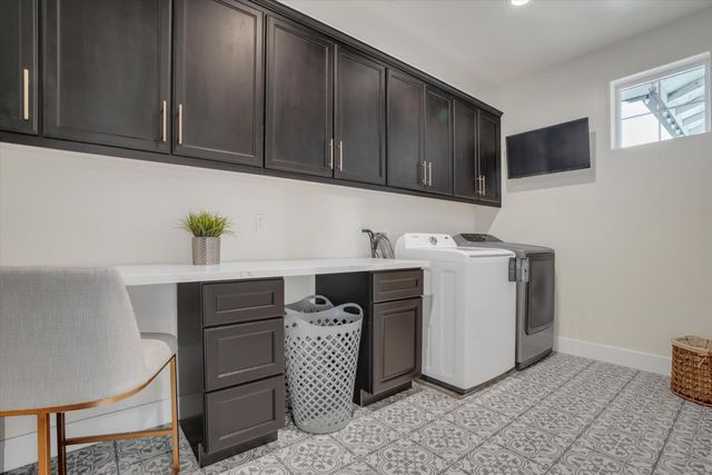 1794 Mulholland Dr, Lathrop, CA 95330