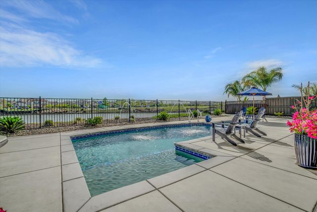 1794 Mulholland Dr, Lathrop, CA 95330