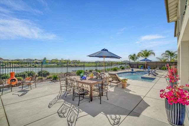 1794 Mulholland Dr, Lathrop, CA 95330