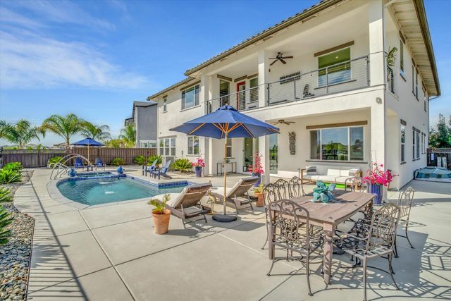 1794 Mulholland Dr, Lathrop, CA 95330