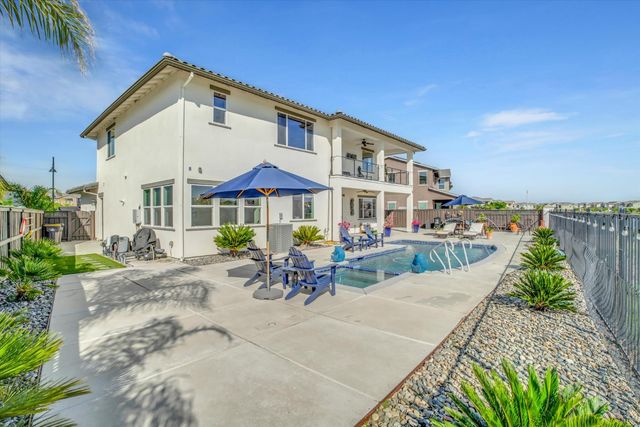 1794 Mulholland Dr, Lathrop, CA 95330