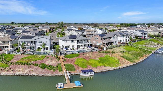 1794 Mulholland Dr, Lathrop, CA 95330