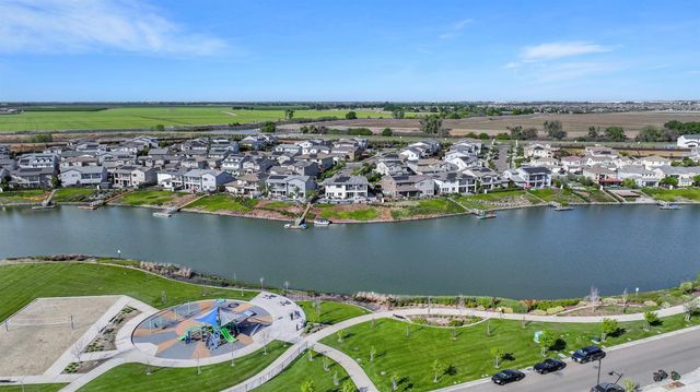 1794 Mulholland Dr, Lathrop, CA 95330