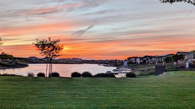 1794 Mulholland Dr, Lathrop, CA 95330