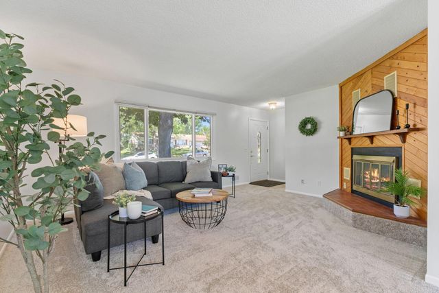 6540 Zealand Avenue N, Brooklyn Park, MN 55428