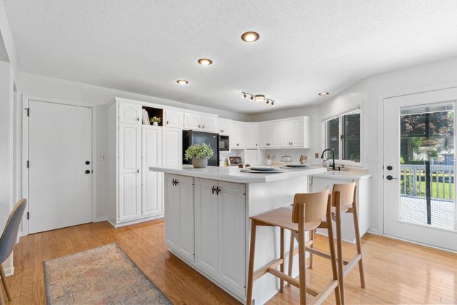 6540 Zealand Avenue N, Brooklyn Park, MN 55428