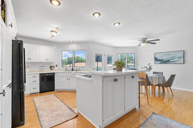 6540 Zealand Avenue N, Brooklyn Park, MN 55428