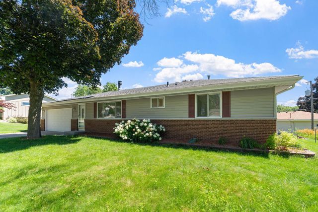 6540 Zealand Avenue N, Brooklyn Park, MN 55428