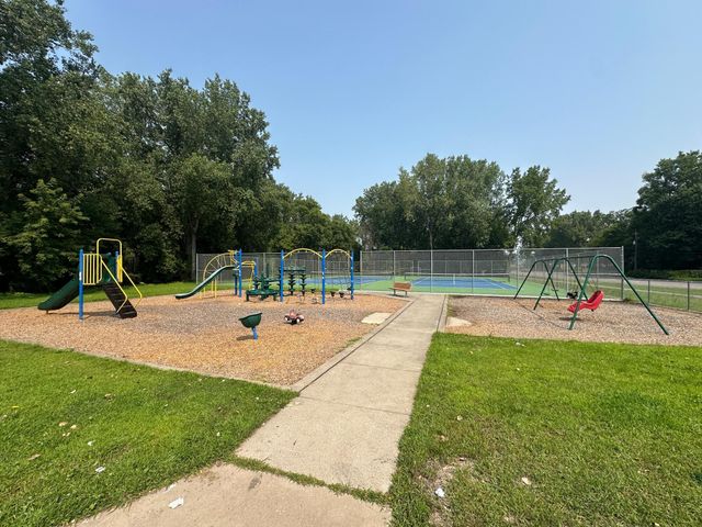 6540 Zealand Avenue N, Brooklyn Park, MN 55428