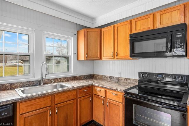 842 Red Brush Road, Mount Airy, NC 27030