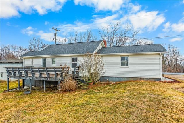 842 Red Brush Road, Mount Airy, NC 27030