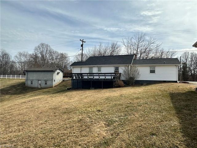 842 Red Brush Road, Mount Airy, NC 27030