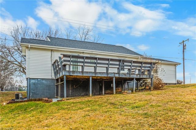 842 Red Brush Road, Mount Airy, NC 27030