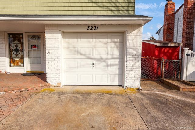 3291 Wolfson Drive, Baldwin, NY 11510