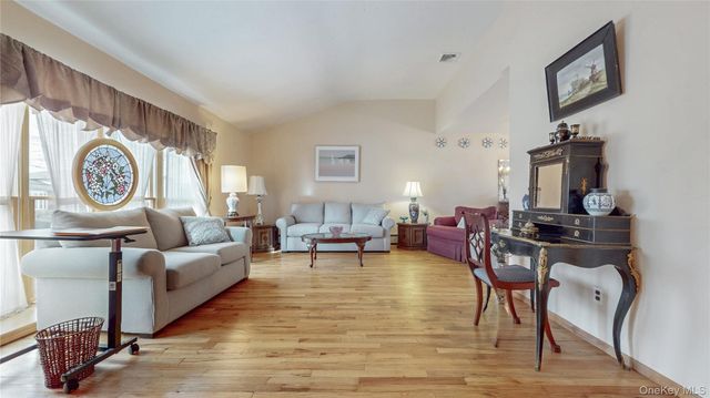 3291 Wolfson Drive, Baldwin, NY 11510