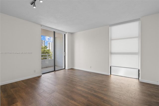 20225 NE 34th Ct 413, Aventura, FL 33180