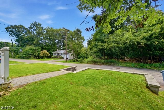 219 Knox Way, Hopatcong Boro, NJ 07843