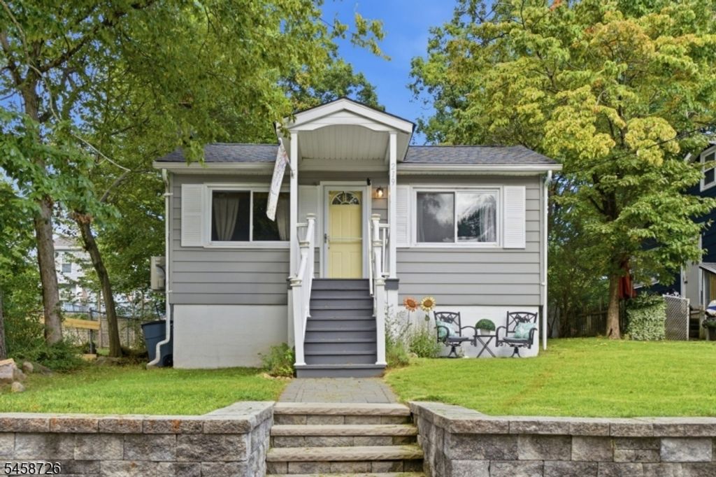 219 Knox Way, Hopatcong Boro, NJ 07843