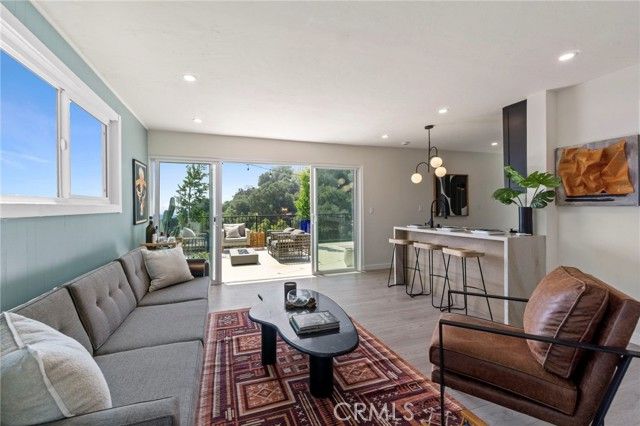 7010 Loyal Trail, Los Angeles, CA 90068