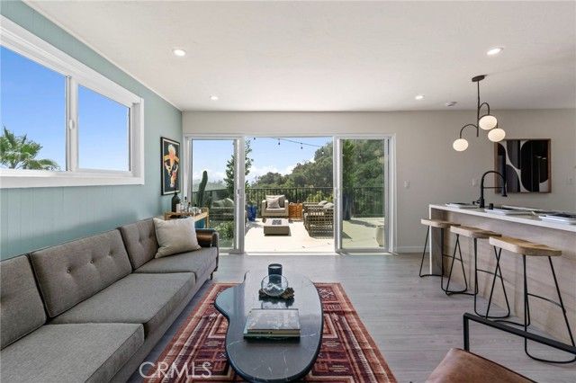 7010 Loyal Trail, Los Angeles, CA 90068