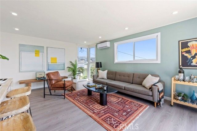 7010 Loyal Trail, Los Angeles, CA 90068