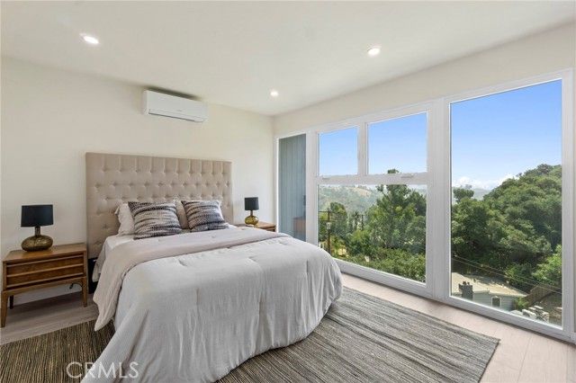 7010 Loyal Trail, Los Angeles, CA 90068