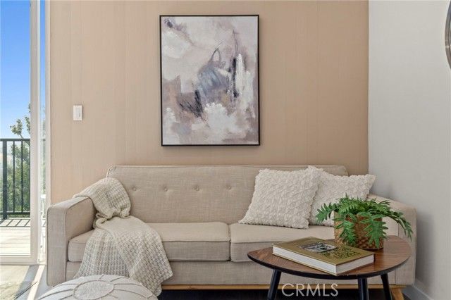 7010 Loyal Trail, Los Angeles, CA 90068