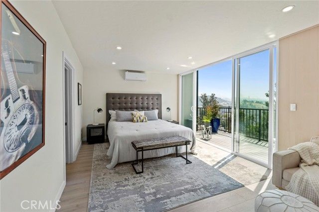 7010 Loyal Trail, Los Angeles, CA 90068