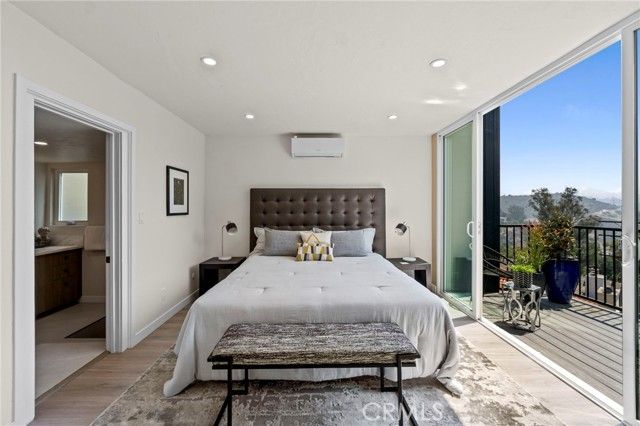 7010 Loyal Trail, Los Angeles, CA 90068