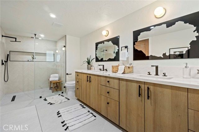 7010 Loyal Trail, Los Angeles, CA 90068