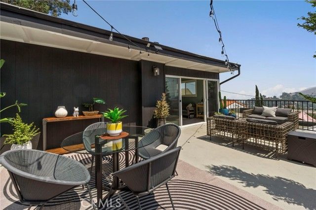 7010 Loyal Trail, Los Angeles, CA 90068