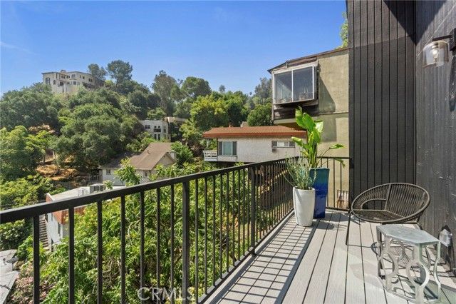 7010 Loyal Trail, Los Angeles, CA 90068