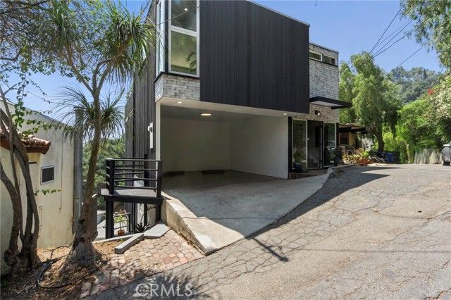 7010 Loyal Trail, Los Angeles, CA 90068