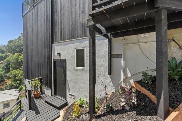 7010 Loyal Trail, Los Angeles, CA 90068