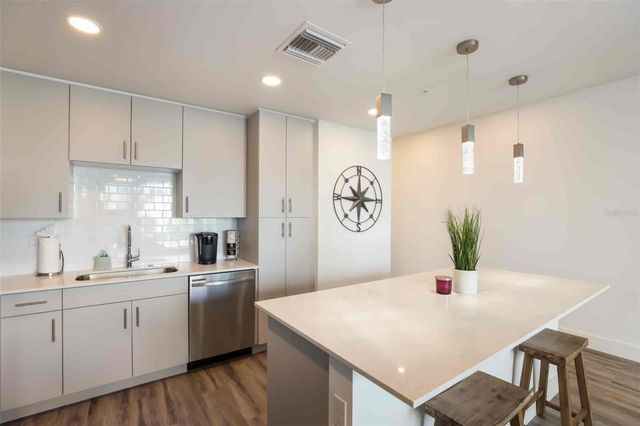 1703 N TAMIAMI TRAIL 210, Sarasota, FL 34234