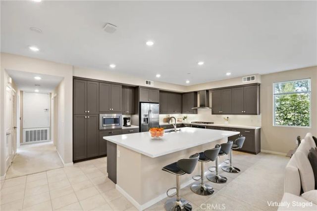 111 Bowery, Irvine, CA 92612