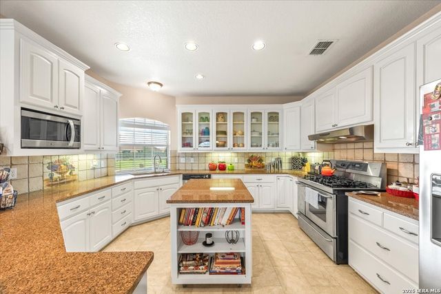 8306 Quail Covey Lane, San Antonio, TX 78263