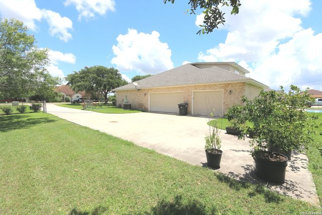 8306 Quail Covey Lane, San Antonio, TX 78263