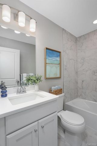 821 Canterbury Ln., Troy, MI 48085