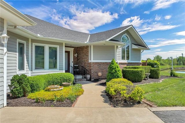 928 E 1279 Road, Lawrence, KS 66047
