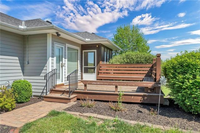 928 E 1279 Road, Lawrence, KS 66047