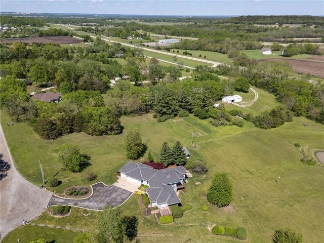 928 E 1279 Road, Lawrence, KS 66047