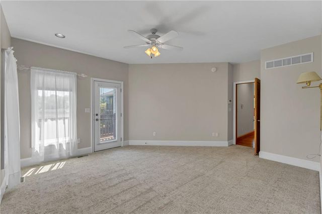 928 E 1279 Road, Lawrence, KS 66047
